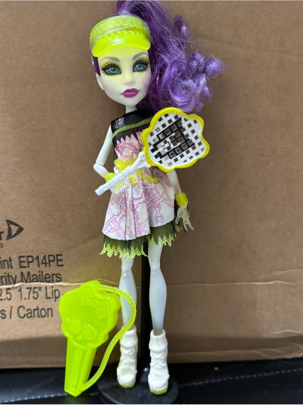 Monster high doll Spectra vondergeist ghoul sports tennis with stand included